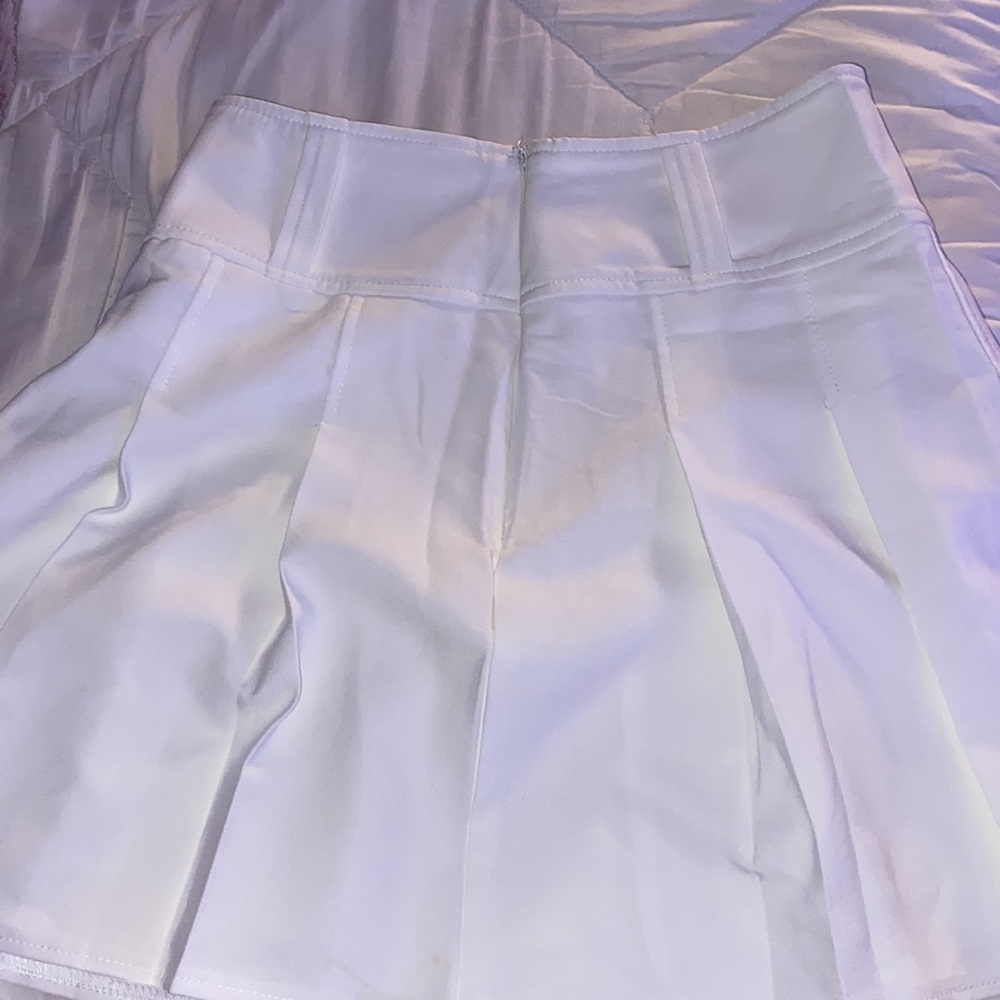 White tennis skirt - Picture 4 of 5